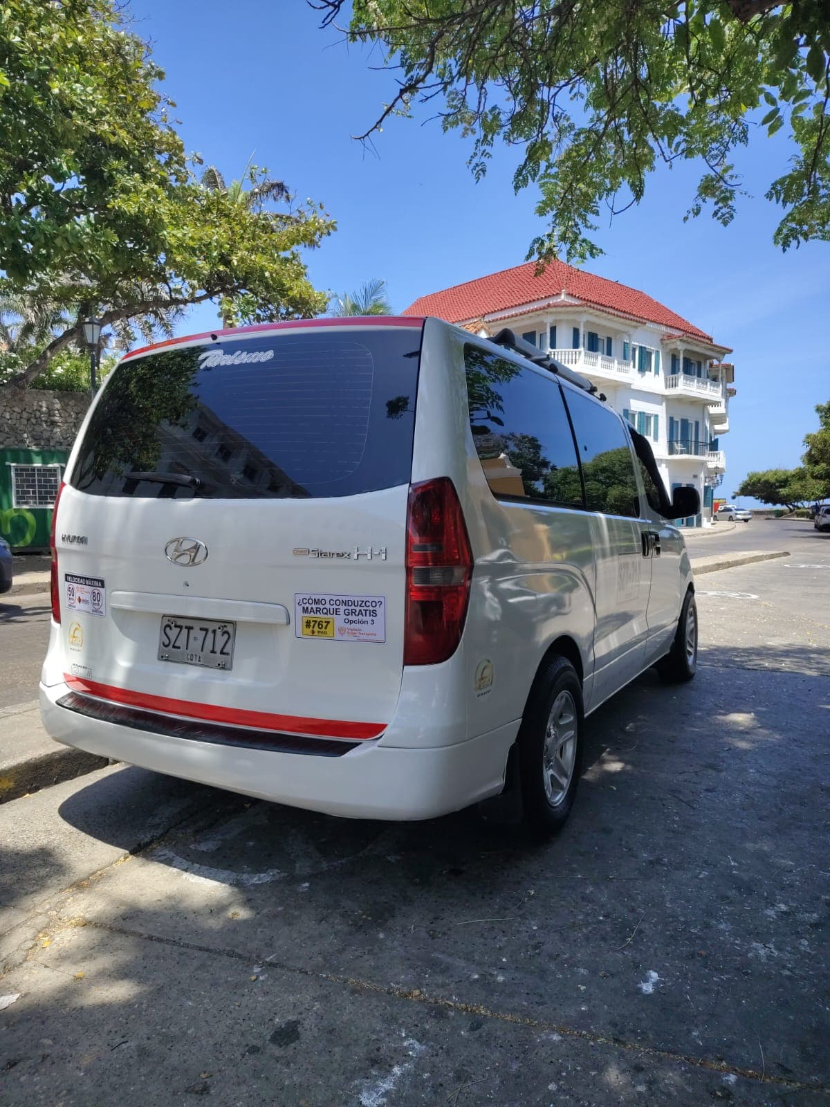 Transporte privado en vans ida y vuelta